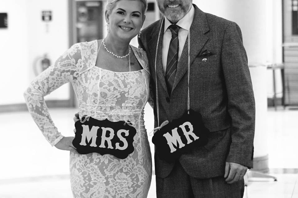 Mr & Mrs