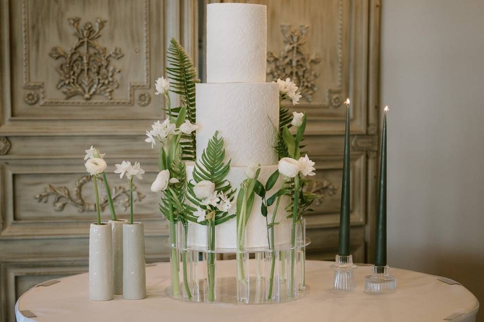 Embossed cake on floral crown