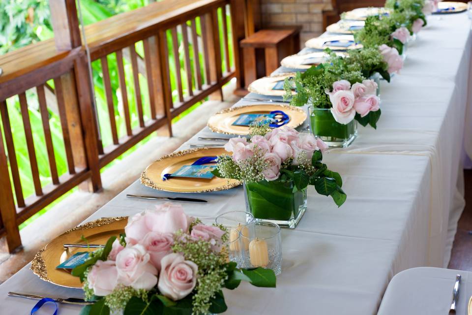 Caribbean table decorations