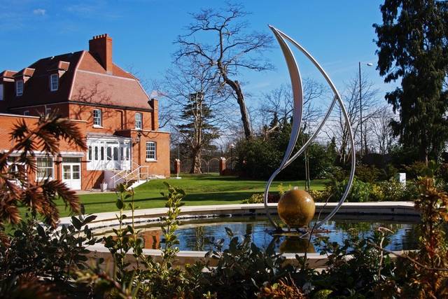 Pinewood Hotel