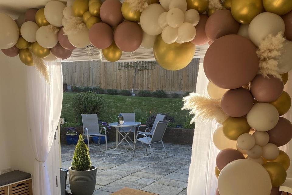 Balloon garland