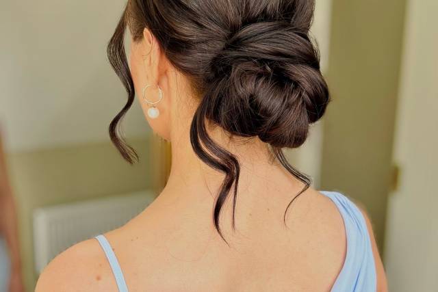 Helen Andrew Professional Hair & Make up Artist