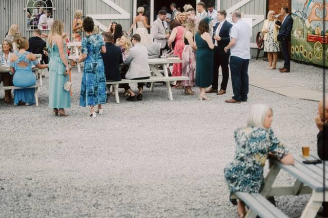 Bert’s Barrow in Leeds, West Yorkshire - Updated prices | hitched.co.uk