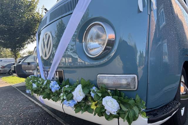 Standard garland and ribbons