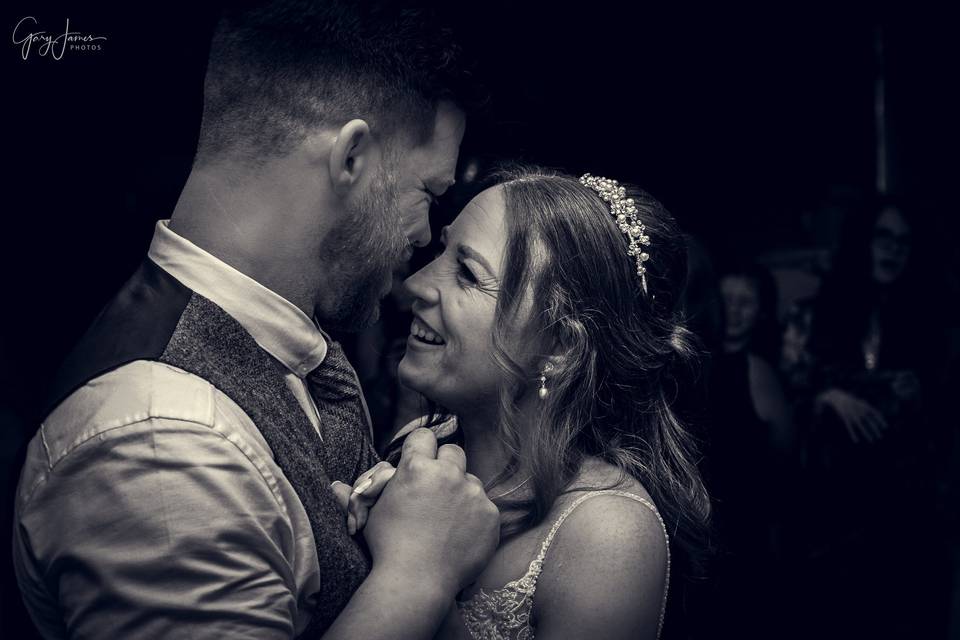 Candid moment in first dance.