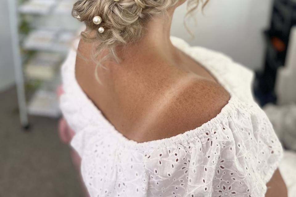 Elegant, curled updo