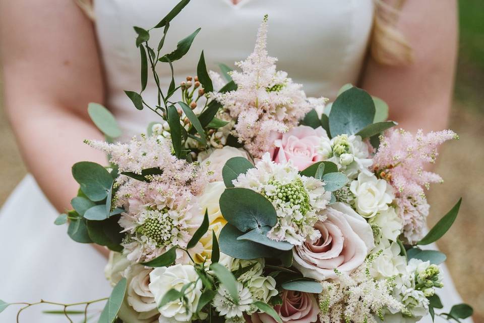 Blush and ivory bouquet