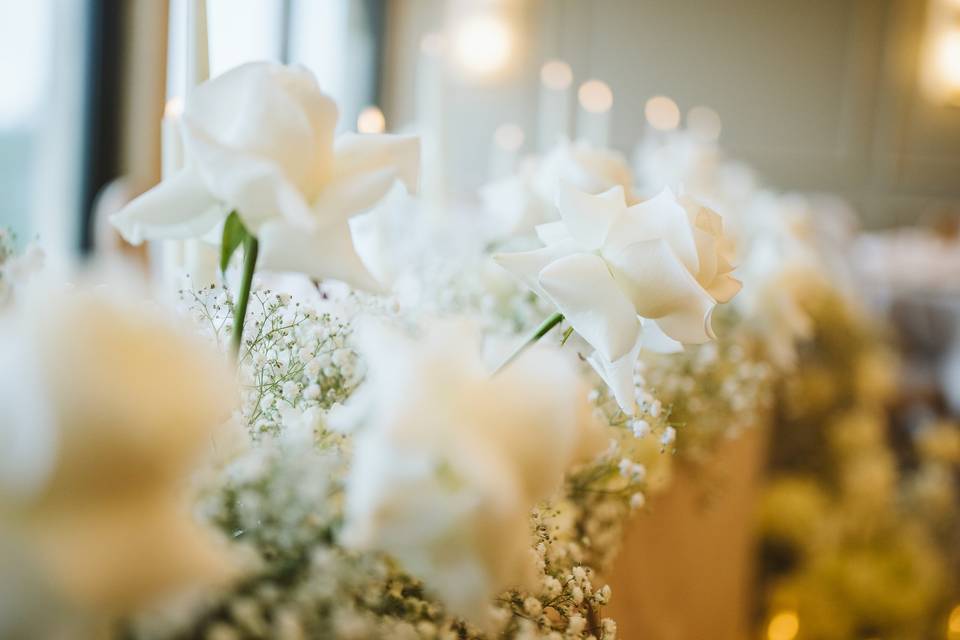 Reflexed rose top table