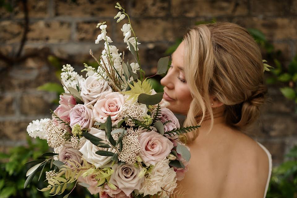 Blush bridal bouquet