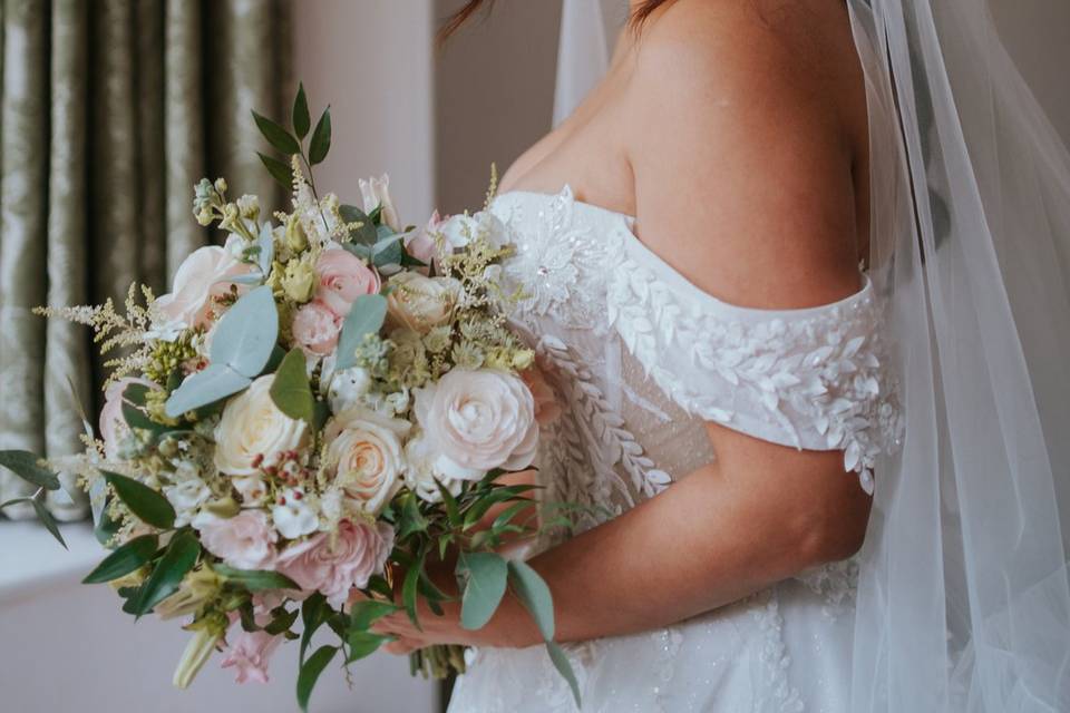 Romantic bridal bouquet