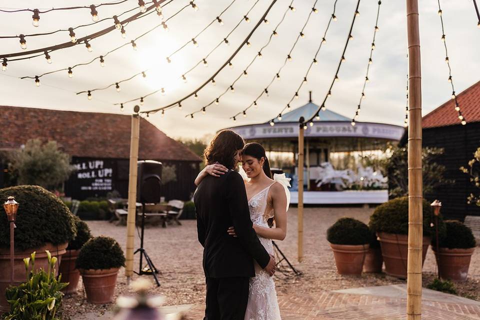 First dance under the maypole