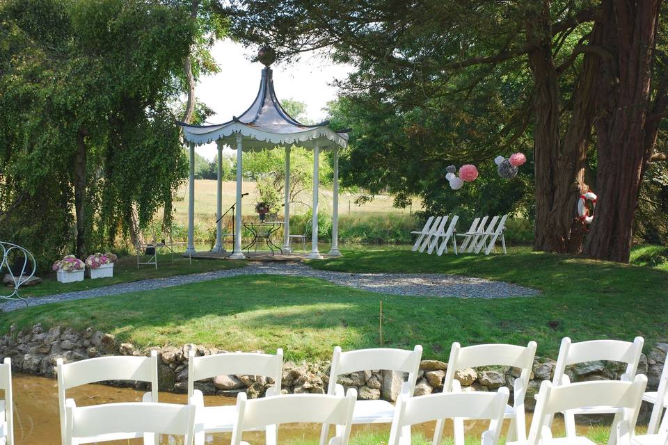 Island ceremonies: View of the Pagoda