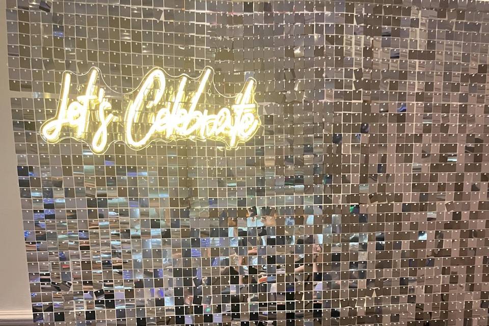 Shimmer wall