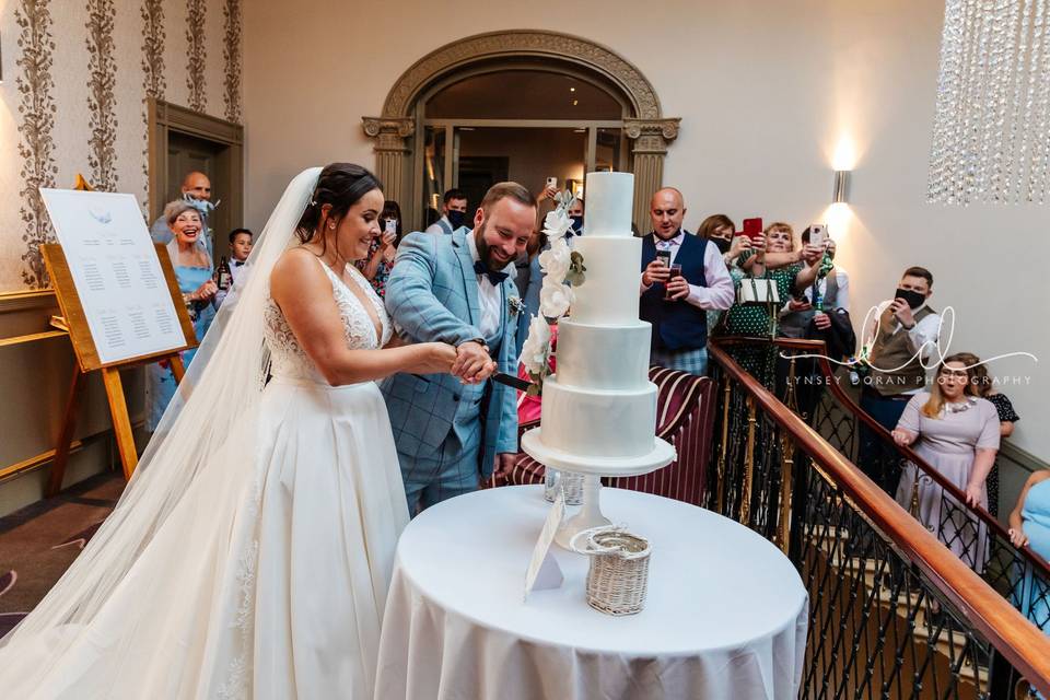 The Mansion - Cake Cutting