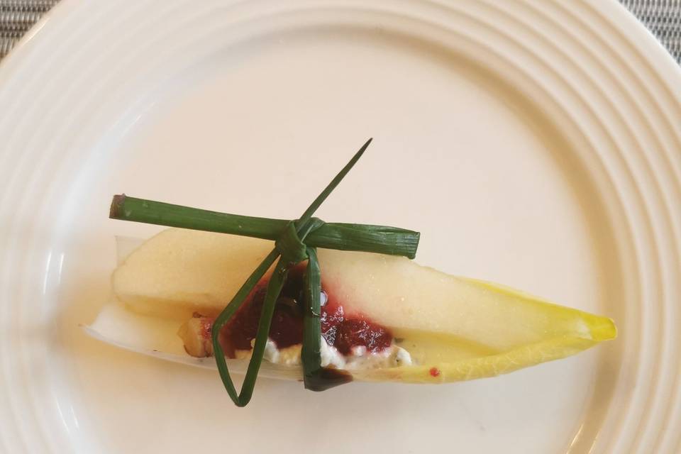 Endive, pear, blue cheese