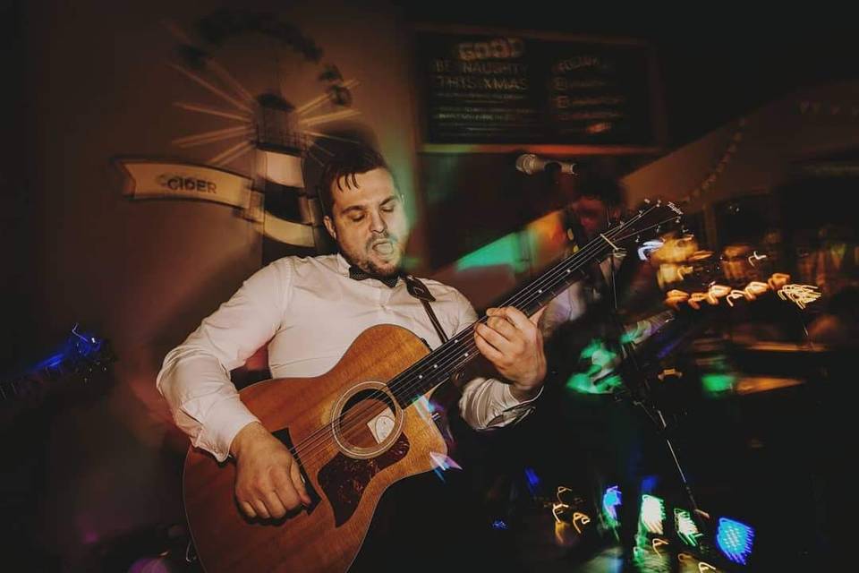 Laurels - Wedding Band