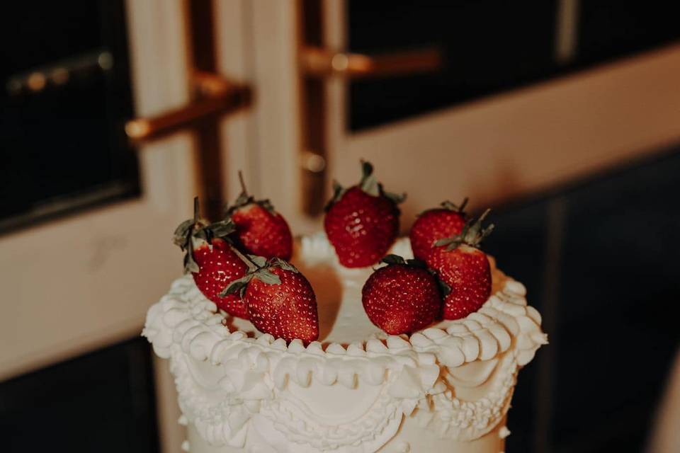 Vintage wedding cake