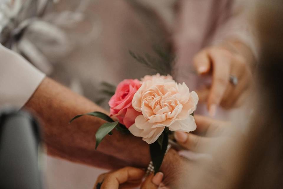 Wrist corsage