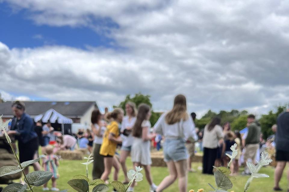 Sunflower table