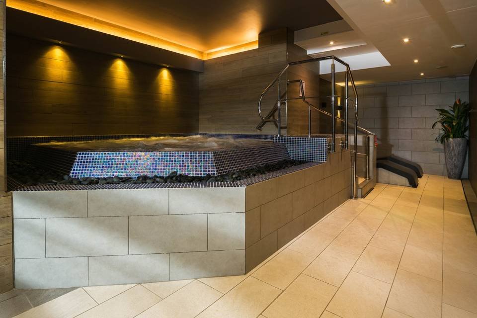 Hydropool and steam room