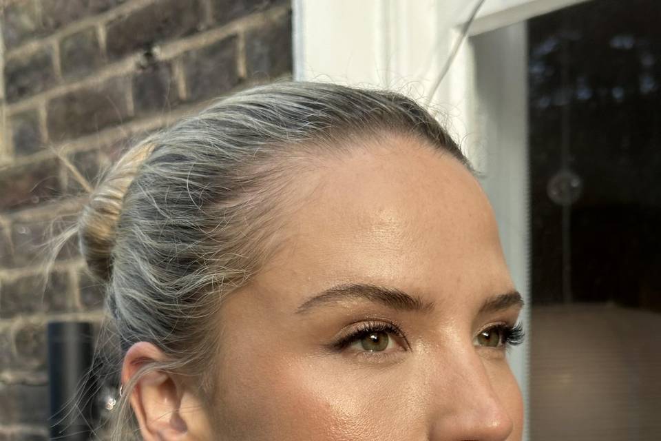 Soft and natural bridal look