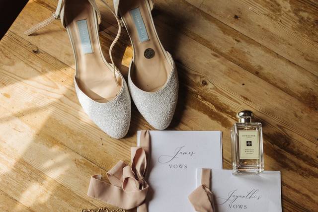 J+J Flatlay