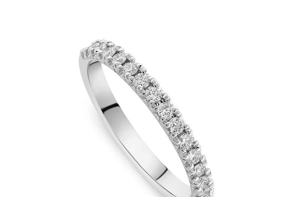 Born platinum 0. 30ct claw set