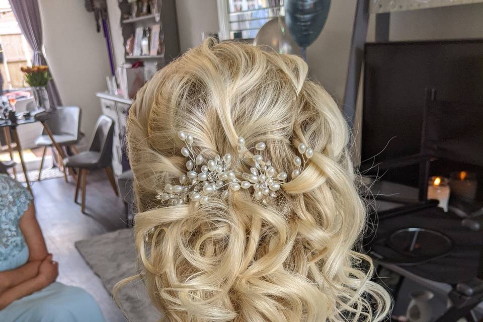 Bridal romantic hair up