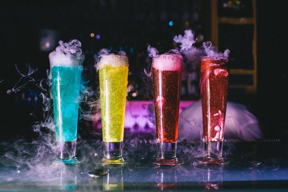 Edible glitter cocktails