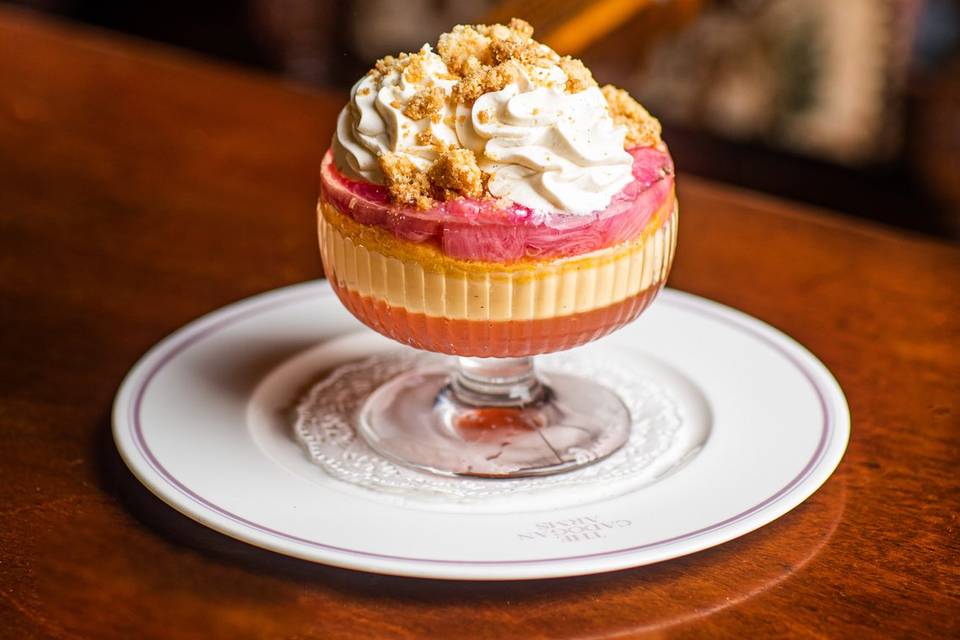 Rhubarb trifle