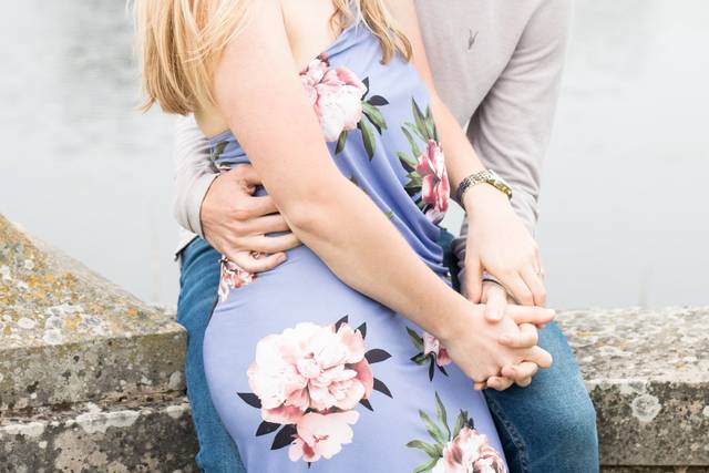 Couple laughing - Loma Photography