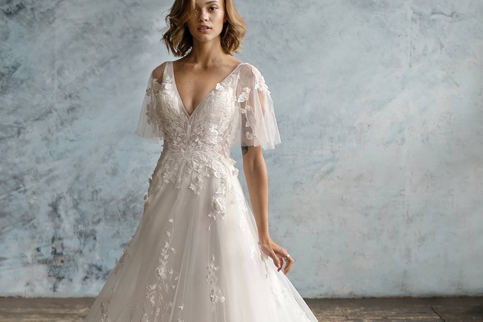 Delphine - Lace Wedding Dress