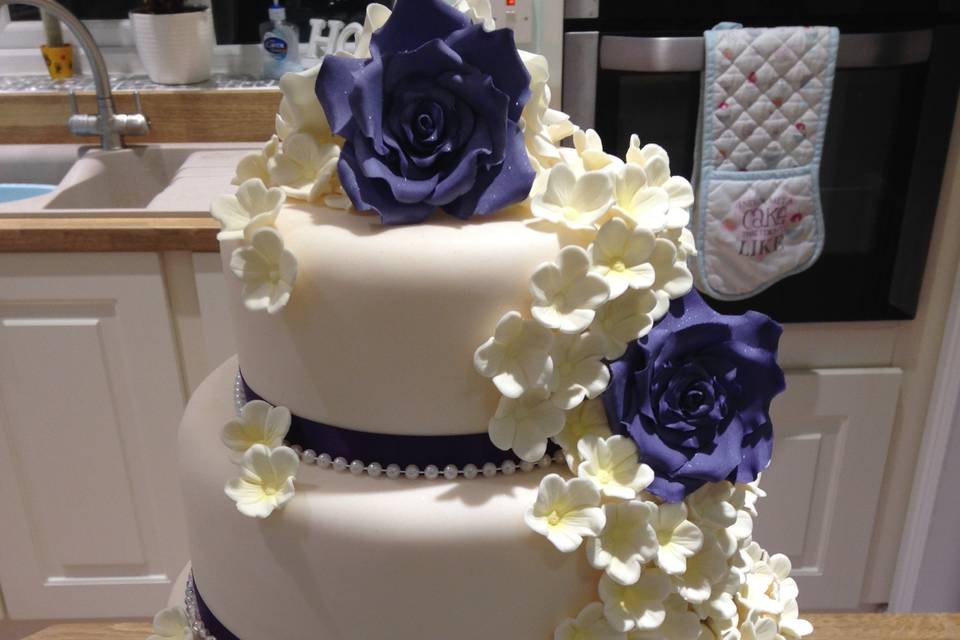 Purple rose cake