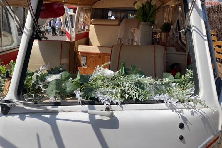 Dashboard garland