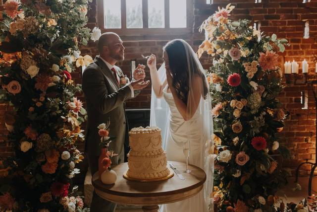 Private cake cutting