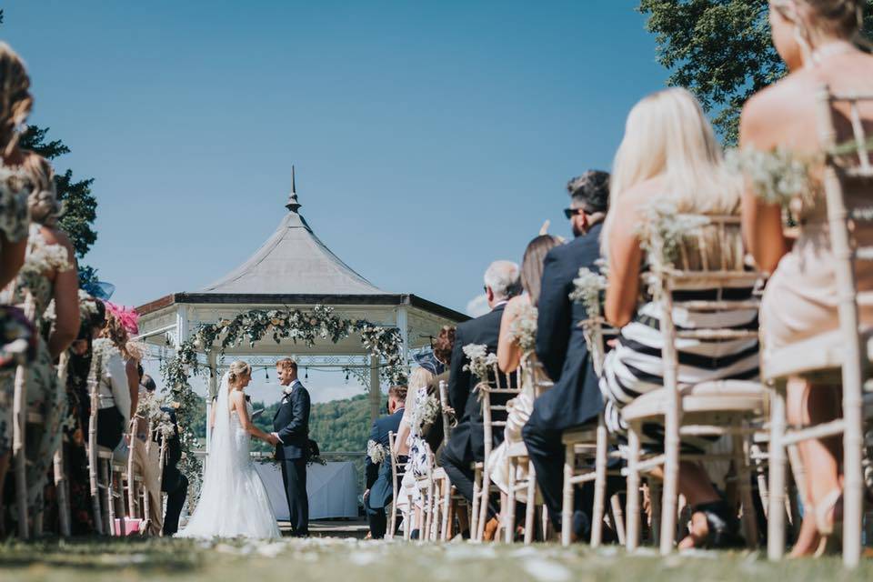 Ceremony arch