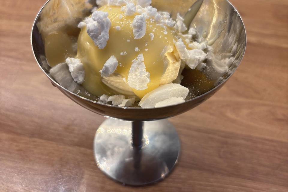 Lemon meringue sundae