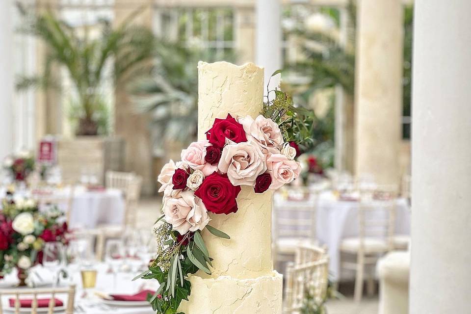 Bridgerton-inspired wedding cake