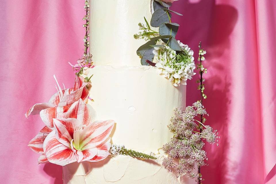 four tier cake & wild flowers