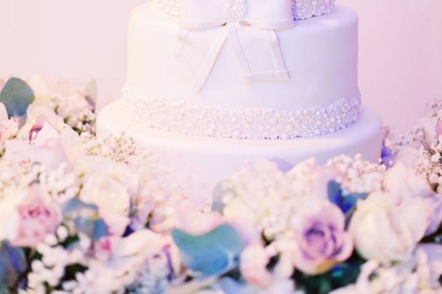 Classic wedding cake