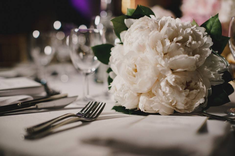 Sleek table decor