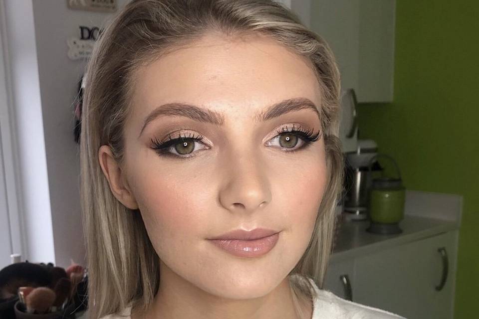 Elegant makeup