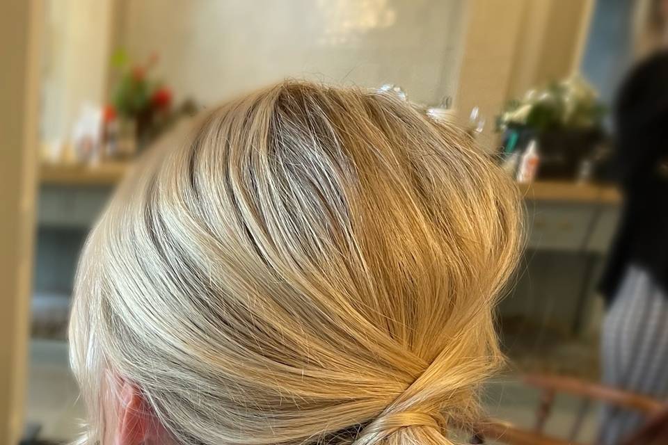 Bridesmaid ponytail