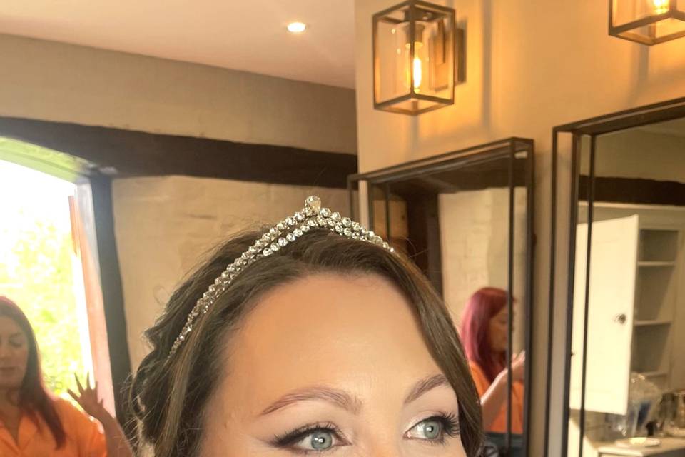 Glam bridal makeup