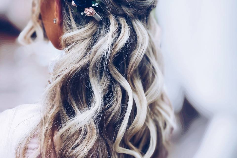 Linnie,me&beyond boho bridal hair
