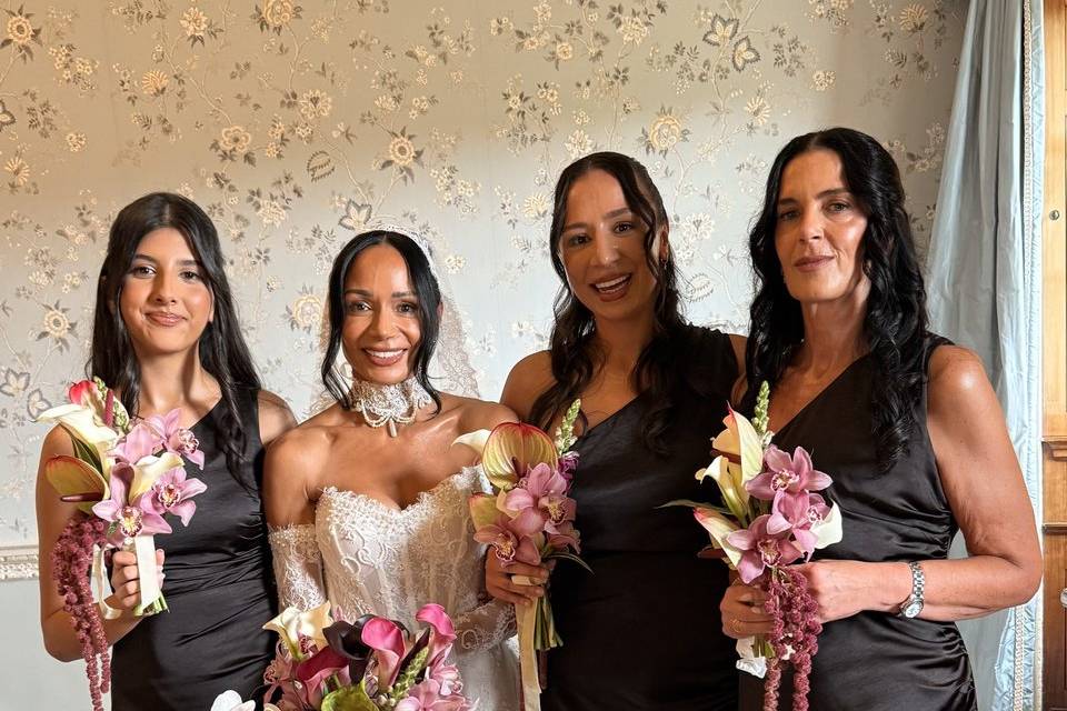 Nicola & bridesmaids by me