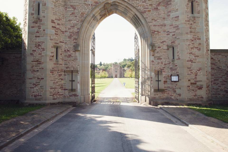 Hampton Court Castle