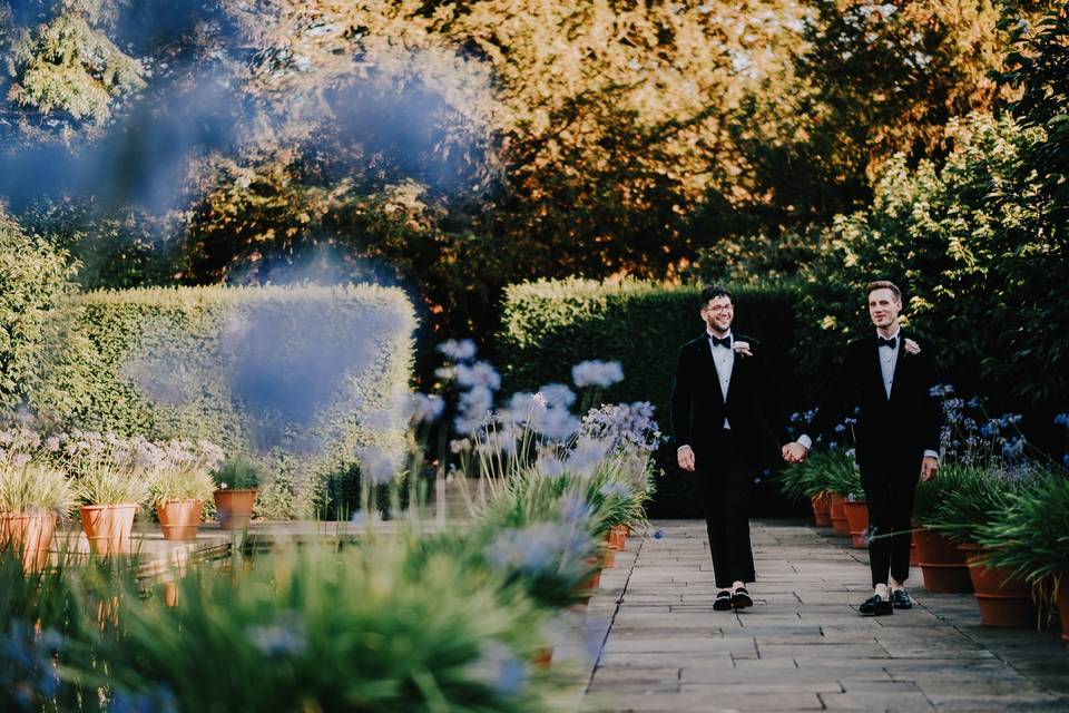 Couple in gardens