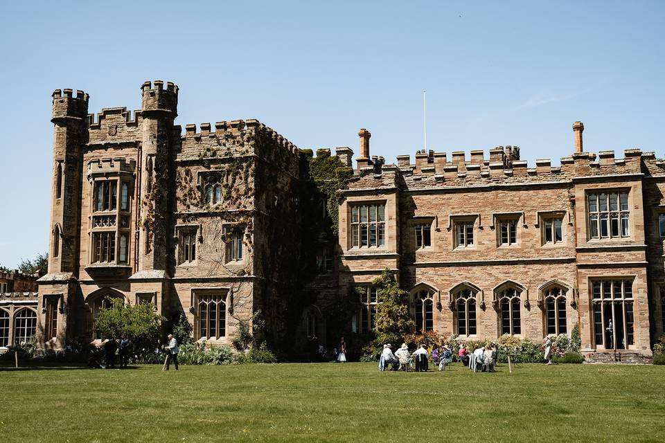 Hampton Court Castle