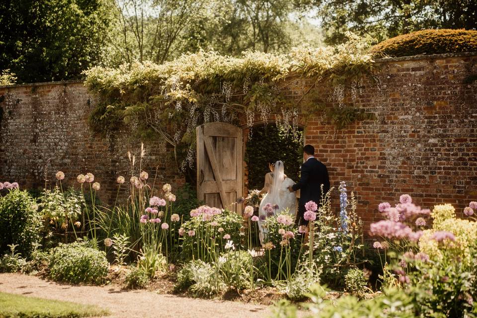 Couple in gardens